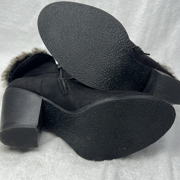 Charlotte Russe, black suede fur cuff booties - Picture 6 of 7